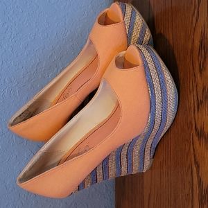 2LipsToo peach and blue 6" wedge heels